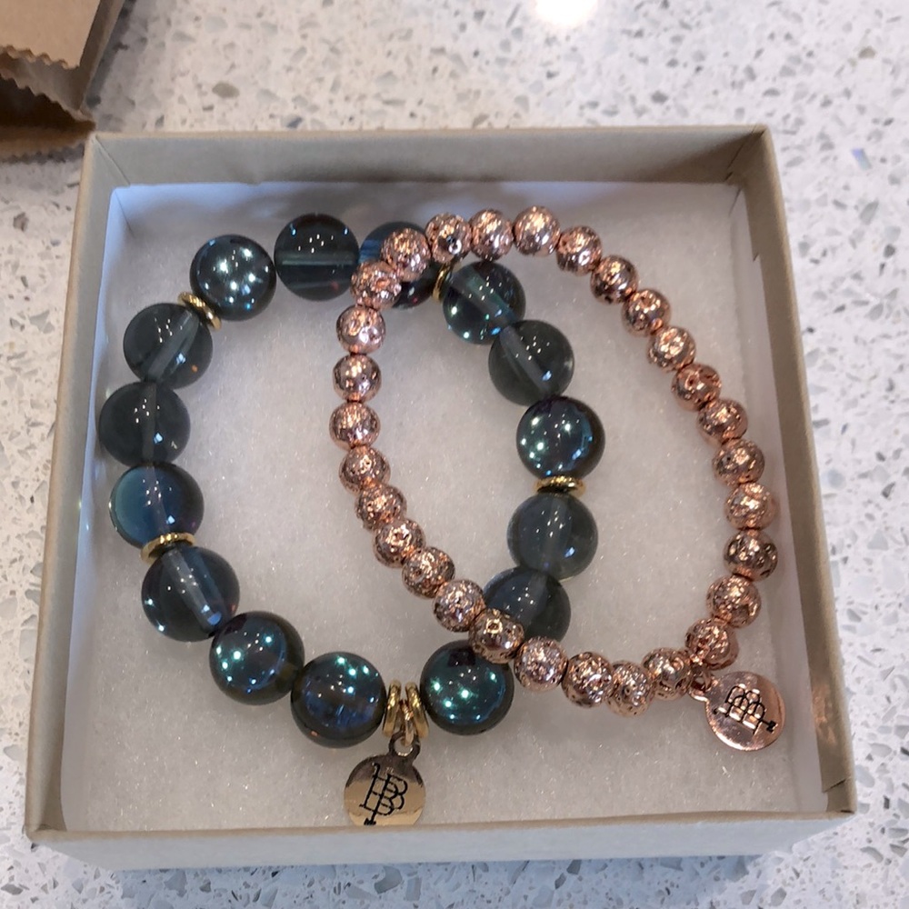 Set of 2 Bourbon and Boweties stretch bracelets